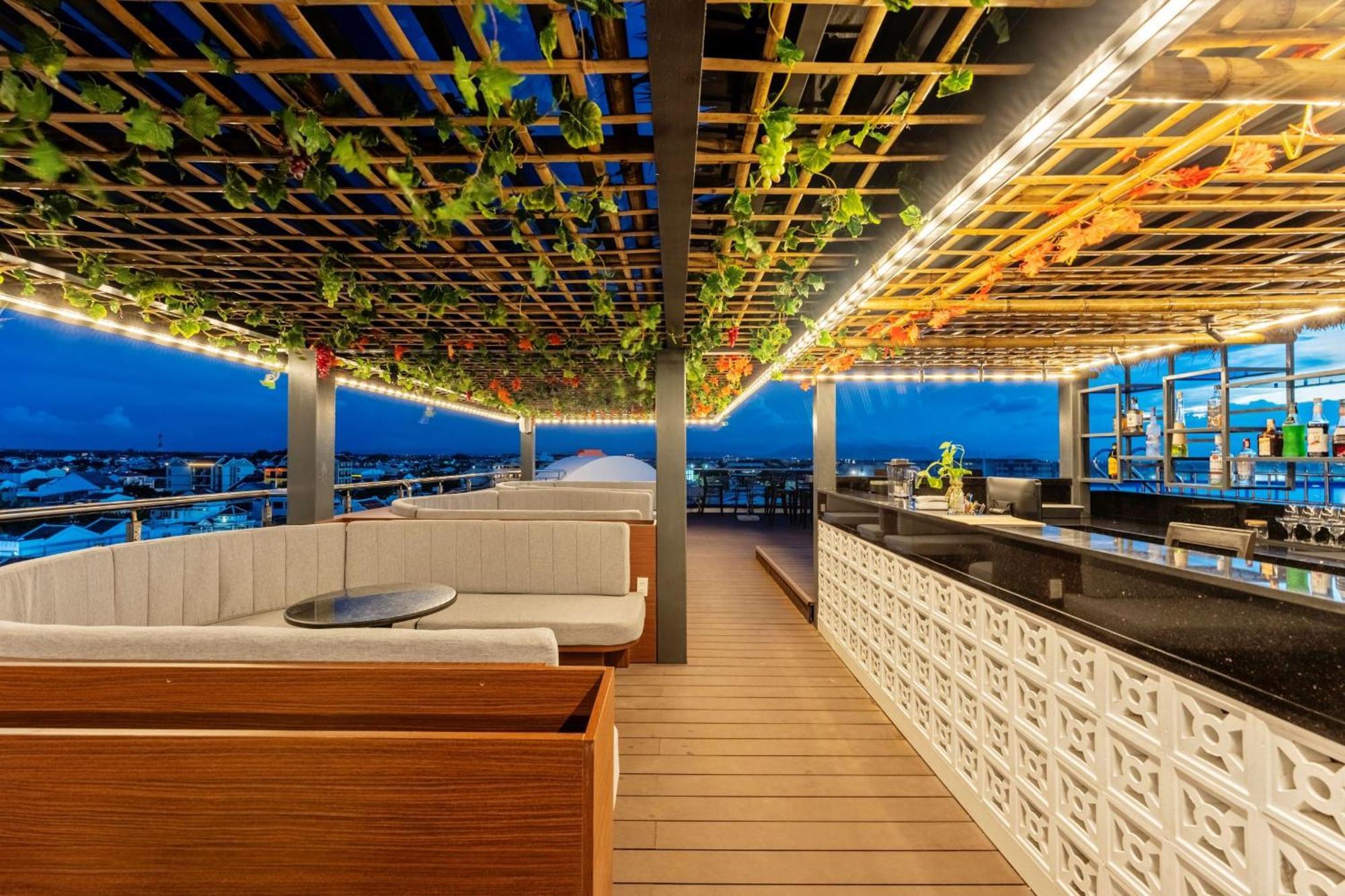 Qualia De Hotel Hoi An - Rooftop Bar City View Exteriör bild
